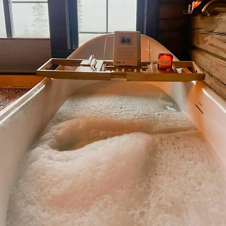 Log With Views Over Turufjell בית נופש *